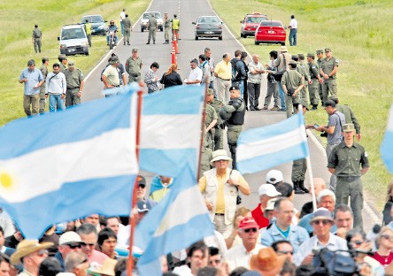 El Gobierno no liberar los puentes a Uruguay